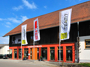 Exklusive Möbel in großer Ausstellung